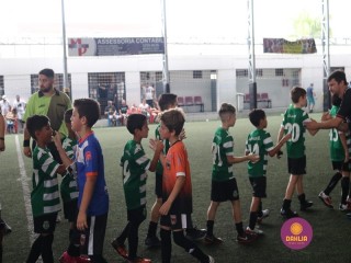 
<a style='margin-left: 5px;' class='btn btn-xs btn-social btn-facebook' href='https://www.facebook.com/sharer/sharer.php?u=https://www.boladovale.com.br/imgs/800-800-90/conteudo/fotos/1362/img9044.jpg' rel='popup' data-width='500' data-height='400'><i class='fa fa-facebook'></i>Compartilhar <span class='hidden-xs'>no Facebook</span>
</a> 
<a class='btn btn-default btn-xs' target='_blank' href='imgs/800-800-90/conteudo/fotos/1362/img9044.jpg'>
<span class='glyphicon glyphicon-cloud-download'></span> Salvar
</a> 
<span></span>