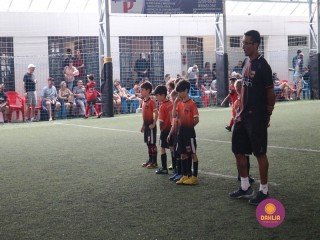 
<a style='margin-left: 5px;' class='btn btn-xs btn-social btn-facebook' href='https://www.facebook.com/sharer/sharer.php?u=https://www.boladovale.com.br/imgs/800-800-90/conteudo/fotos/1362/img9050.jpg' rel='popup' data-width='500' data-height='400'><i class='fa fa-facebook'></i>Compartilhar <span class='hidden-xs'>no Facebook</span>
</a> 
<a class='btn btn-default btn-xs' target='_blank' href='imgs/800-800-90/conteudo/fotos/1362/img9050.jpg'>
<span class='glyphicon glyphicon-cloud-download'></span> Salvar
</a> 
<span></span>