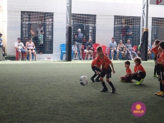 
<a style='margin-left: 5px;' class='btn btn-xs btn-social btn-facebook' href='https://www.facebook.com/sharer/sharer.php?u=https://www.boladovale.com.br/imgs/800-800-90/conteudo/fotos/1362/img9061.jpg' rel='popup' data-width='500' data-height='400'><i class='fa fa-facebook'></i>Compartilhar <span class='hidden-xs'>no Facebook</span>
</a> 
<a class='btn btn-default btn-xs' target='_blank' href='imgs/800-800-90/conteudo/fotos/1362/img9061.jpg'>
<span class='glyphicon glyphicon-cloud-download'></span> Salvar
</a> 
<span></span>