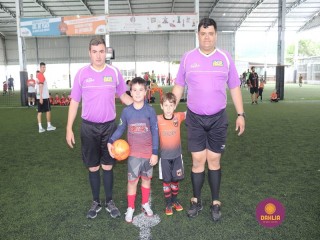 
<a style='margin-left: 5px;' class='btn btn-xs btn-social btn-facebook' href='https://www.facebook.com/sharer/sharer.php?u=https://www.boladovale.com.br/imgs/800-800-90/conteudo/fotos/1362/img9077.jpg' rel='popup' data-width='500' data-height='400'><i class='fa fa-facebook'></i>Compartilhar <span class='hidden-xs'>no Facebook</span>
</a> 
<a class='btn btn-default btn-xs' target='_blank' href='imgs/800-800-90/conteudo/fotos/1362/img9077.jpg'>
<span class='glyphicon glyphicon-cloud-download'></span> Salvar
</a> 
<span></span>