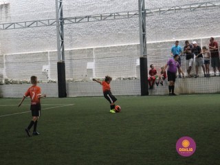 
<a style='margin-left: 5px;' class='btn btn-xs btn-social btn-facebook' href='https://www.facebook.com/sharer/sharer.php?u=https://www.boladovale.com.br/imgs/800-800-90/conteudo/fotos/1362/img9083.jpg' rel='popup' data-width='500' data-height='400'><i class='fa fa-facebook'></i>Compartilhar <span class='hidden-xs'>no Facebook</span>
</a> 
<a class='btn btn-default btn-xs' target='_blank' href='imgs/800-800-90/conteudo/fotos/1362/img9083.jpg'>
<span class='glyphicon glyphicon-cloud-download'></span> Salvar
</a> 
<span></span>