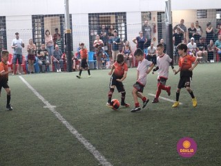 
<a style='margin-left: 5px;' class='btn btn-xs btn-social btn-facebook' href='https://www.facebook.com/sharer/sharer.php?u=https://www.boladovale.com.br/imgs/800-800-90/conteudo/fotos/1362/img9084.jpg' rel='popup' data-width='500' data-height='400'><i class='fa fa-facebook'></i>Compartilhar <span class='hidden-xs'>no Facebook</span>
</a> 
<a class='btn btn-default btn-xs' target='_blank' href='imgs/800-800-90/conteudo/fotos/1362/img9084.jpg'>
<span class='glyphicon glyphicon-cloud-download'></span> Salvar
</a> 
<span></span>