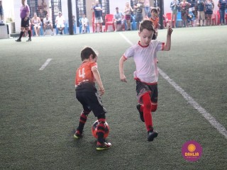 
<a style='margin-left: 5px;' class='btn btn-xs btn-social btn-facebook' href='https://www.facebook.com/sharer/sharer.php?u=https://www.boladovale.com.br/imgs/800-800-90/conteudo/fotos/1362/img9094.jpg' rel='popup' data-width='500' data-height='400'><i class='fa fa-facebook'></i>Compartilhar <span class='hidden-xs'>no Facebook</span>
</a> 
<a class='btn btn-default btn-xs' target='_blank' href='imgs/800-800-90/conteudo/fotos/1362/img9094.jpg'>
<span class='glyphicon glyphicon-cloud-download'></span> Salvar
</a> 
<span></span>