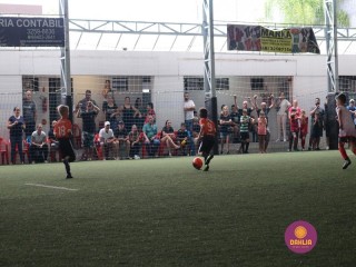
<a style='margin-left: 5px;' class='btn btn-xs btn-social btn-facebook' href='https://www.facebook.com/sharer/sharer.php?u=https://www.boladovale.com.br/imgs/800-800-90/conteudo/fotos/1362/img9111.jpg' rel='popup' data-width='500' data-height='400'><i class='fa fa-facebook'></i>Compartilhar <span class='hidden-xs'>no Facebook</span>
</a> 
<a class='btn btn-default btn-xs' target='_blank' href='imgs/800-800-90/conteudo/fotos/1362/img9111.jpg'>
<span class='glyphicon glyphicon-cloud-download'></span> Salvar
</a> 
<span></span>