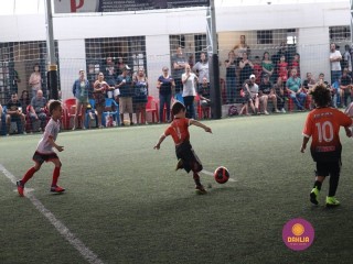 
<a style='margin-left: 5px;' class='btn btn-xs btn-social btn-facebook' href='https://www.facebook.com/sharer/sharer.php?u=https://www.boladovale.com.br/imgs/800-800-90/conteudo/fotos/1362/img9145.jpg' rel='popup' data-width='500' data-height='400'><i class='fa fa-facebook'></i>Compartilhar <span class='hidden-xs'>no Facebook</span>
</a> 
<a class='btn btn-default btn-xs' target='_blank' href='imgs/800-800-90/conteudo/fotos/1362/img9145.jpg'>
<span class='glyphicon glyphicon-cloud-download'></span> Salvar
</a> 
<span></span>