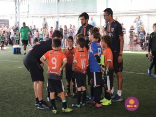 
<a style='margin-left: 5px;' class='btn btn-xs btn-social btn-facebook' href='https://www.facebook.com/sharer/sharer.php?u=https://www.boladovale.com.br/imgs/800-800-90/conteudo/fotos/1362/img9147.jpg' rel='popup' data-width='500' data-height='400'><i class='fa fa-facebook'></i>Compartilhar <span class='hidden-xs'>no Facebook</span>
</a> 
<a class='btn btn-default btn-xs' target='_blank' href='imgs/800-800-90/conteudo/fotos/1362/img9147.jpg'>
<span class='glyphicon glyphicon-cloud-download'></span> Salvar
</a> 
<span></span>
