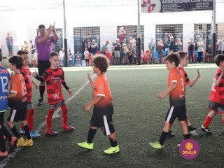 
<a style='margin-left: 5px;' class='btn btn-xs btn-social btn-facebook' href='https://www.facebook.com/sharer/sharer.php?u=https://www.boladovale.com.br/imgs/800-800-90/conteudo/fotos/1362/img9151.jpg' rel='popup' data-width='500' data-height='400'><i class='fa fa-facebook'></i>Compartilhar <span class='hidden-xs'>no Facebook</span>
</a> 
<a class='btn btn-default btn-xs' target='_blank' href='imgs/800-800-90/conteudo/fotos/1362/img9151.jpg'>
<span class='glyphicon glyphicon-cloud-download'></span> Salvar
</a> 
<span></span>