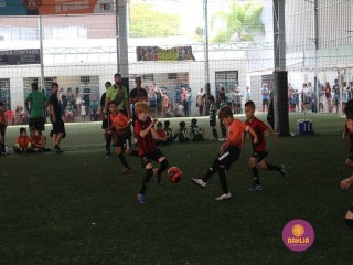 
<a style='margin-left: 5px;' class='btn btn-xs btn-social btn-facebook' href='https://www.facebook.com/sharer/sharer.php?u=https://www.boladovale.com.br/imgs/800-800-90/conteudo/fotos/1362/img9178.jpg' rel='popup' data-width='500' data-height='400'><i class='fa fa-facebook'></i>Compartilhar <span class='hidden-xs'>no Facebook</span>
</a> 
<a class='btn btn-default btn-xs' target='_blank' href='imgs/800-800-90/conteudo/fotos/1362/img9178.jpg'>
<span class='glyphicon glyphicon-cloud-download'></span> Salvar
</a> 
<span></span>
