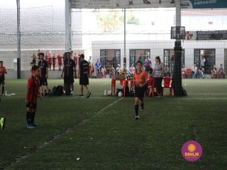 
<a style='margin-left: 5px;' class='btn btn-xs btn-social btn-facebook' href='https://www.facebook.com/sharer/sharer.php?u=https://www.boladovale.com.br/imgs/800-800-90/conteudo/fotos/1362/img9209.jpg' rel='popup' data-width='500' data-height='400'><i class='fa fa-facebook'></i>Compartilhar <span class='hidden-xs'>no Facebook</span>
</a> 
<a class='btn btn-default btn-xs' target='_blank' href='imgs/800-800-90/conteudo/fotos/1362/img9209.jpg'>
<span class='glyphicon glyphicon-cloud-download'></span> Salvar
</a> 
<span></span>