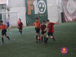 
<a style='margin-left: 5px;' class='btn btn-xs btn-social btn-facebook' href='https://www.facebook.com/sharer/sharer.php?u=https://www.boladovale.com.br/imgs/800-800-90/conteudo/fotos/1362/img9215.jpg' rel='popup' data-width='500' data-height='400'><i class='fa fa-facebook'></i>Compartilhar <span class='hidden-xs'>no Facebook</span>
</a> 
<a class='btn btn-default btn-xs' target='_blank' href='imgs/800-800-90/conteudo/fotos/1362/img9215.jpg'>
<span class='glyphicon glyphicon-cloud-download'></span> Salvar
</a> 
<span></span>