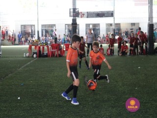 
<a style='margin-left: 5px;' class='btn btn-xs btn-social btn-facebook' href='https://www.facebook.com/sharer/sharer.php?u=https://www.boladovale.com.br/imgs/800-800-90/conteudo/fotos/1362/img9219.jpg' rel='popup' data-width='500' data-height='400'><i class='fa fa-facebook'></i>Compartilhar <span class='hidden-xs'>no Facebook</span>
</a> 
<a class='btn btn-default btn-xs' target='_blank' href='imgs/800-800-90/conteudo/fotos/1362/img9219.jpg'>
<span class='glyphicon glyphicon-cloud-download'></span> Salvar
</a> 
<span></span>