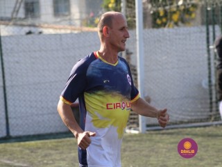 
<a style='margin-left: 5px;' class='btn btn-xs btn-social btn-facebook' href='https://www.facebook.com/sharer/sharer.php?u=https://www.boladovale.com.br/imgs/800-800-90/conteudo/fotos/1364/img9774.jpg' rel='popup' data-width='500' data-height='400'><i class='fa fa-facebook'></i>Compartilhar <span class='hidden-xs'>no Facebook</span>
</a> 
<a class='btn btn-default btn-xs' target='_blank' href='imgs/800-800-90/conteudo/fotos/1364/img9774.jpg'>
<span class='glyphicon glyphicon-cloud-download'></span> Salvar
</a> 
<span></span>