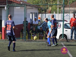 
<a style='margin-left: 5px;' class='btn btn-xs btn-social btn-facebook' href='https://www.facebook.com/sharer/sharer.php?u=https://www.boladovale.com.br/imgs/800-800-90/conteudo/fotos/1364/img9784.jpg' rel='popup' data-width='500' data-height='400'><i class='fa fa-facebook'></i>Compartilhar <span class='hidden-xs'>no Facebook</span>
</a> 
<a class='btn btn-default btn-xs' target='_blank' href='imgs/800-800-90/conteudo/fotos/1364/img9784.jpg'>
<span class='glyphicon glyphicon-cloud-download'></span> Salvar
</a> 
<span></span>