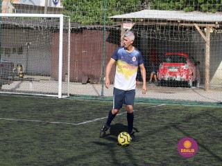 
<a style='margin-left: 5px;' class='btn btn-xs btn-social btn-facebook' href='https://www.facebook.com/sharer/sharer.php?u=https://www.boladovale.com.br/imgs/800-800-90/conteudo/fotos/1364/img9793.jpg' rel='popup' data-width='500' data-height='400'><i class='fa fa-facebook'></i>Compartilhar <span class='hidden-xs'>no Facebook</span>
</a> 
<a class='btn btn-default btn-xs' target='_blank' href='imgs/800-800-90/conteudo/fotos/1364/img9793.jpg'>
<span class='glyphicon glyphicon-cloud-download'></span> Salvar
</a> 
<span></span>