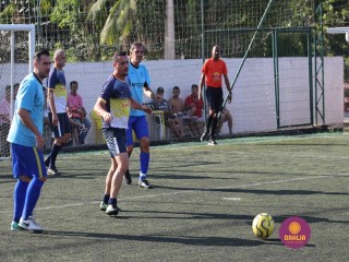 
<a style='margin-left: 5px;' class='btn btn-xs btn-social btn-facebook' href='https://www.facebook.com/sharer/sharer.php?u=https://www.boladovale.com.br/imgs/800-800-90/conteudo/fotos/1364/img9795.jpg' rel='popup' data-width='500' data-height='400'><i class='fa fa-facebook'></i>Compartilhar <span class='hidden-xs'>no Facebook</span>
</a> 
<a class='btn btn-default btn-xs' target='_blank' href='imgs/800-800-90/conteudo/fotos/1364/img9795.jpg'>
<span class='glyphicon glyphicon-cloud-download'></span> Salvar
</a> 
<span></span>