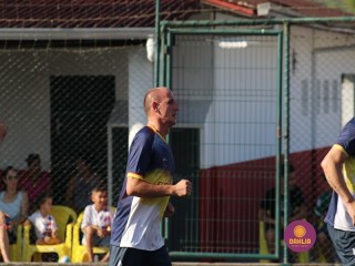 
<a style='margin-left: 5px;' class='btn btn-xs btn-social btn-facebook' href='https://www.facebook.com/sharer/sharer.php?u=https://www.boladovale.com.br/imgs/800-800-90/conteudo/fotos/1364/img9813.jpg' rel='popup' data-width='500' data-height='400'><i class='fa fa-facebook'></i>Compartilhar <span class='hidden-xs'>no Facebook</span>
</a> 
<a class='btn btn-default btn-xs' target='_blank' href='imgs/800-800-90/conteudo/fotos/1364/img9813.jpg'>
<span class='glyphicon glyphicon-cloud-download'></span> Salvar
</a> 
<span></span>