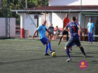 
<a style='margin-left: 5px;' class='btn btn-xs btn-social btn-facebook' href='https://www.facebook.com/sharer/sharer.php?u=https://www.boladovale.com.br/imgs/800-800-90/conteudo/fotos/1364/img9825.jpg' rel='popup' data-width='500' data-height='400'><i class='fa fa-facebook'></i>Compartilhar <span class='hidden-xs'>no Facebook</span>
</a> 
<a class='btn btn-default btn-xs' target='_blank' href='imgs/800-800-90/conteudo/fotos/1364/img9825.jpg'>
<span class='glyphicon glyphicon-cloud-download'></span> Salvar
</a> 
<span></span>