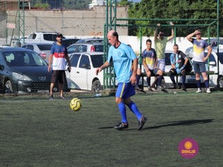 
<a style='margin-left: 5px;' class='btn btn-xs btn-social btn-facebook' href='https://www.facebook.com/sharer/sharer.php?u=https://www.boladovale.com.br/imgs/800-800-90/conteudo/fotos/1364/img9833.jpg' rel='popup' data-width='500' data-height='400'><i class='fa fa-facebook'></i>Compartilhar <span class='hidden-xs'>no Facebook</span>
</a> 
<a class='btn btn-default btn-xs' target='_blank' href='imgs/800-800-90/conteudo/fotos/1364/img9833.jpg'>
<span class='glyphicon glyphicon-cloud-download'></span> Salvar
</a> 
<span></span>