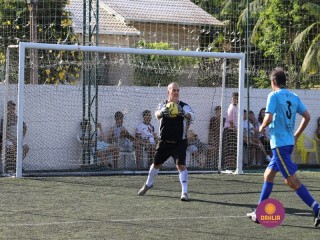 
<a style='margin-left: 5px;' class='btn btn-xs btn-social btn-facebook' href='https://www.facebook.com/sharer/sharer.php?u=https://www.boladovale.com.br/imgs/800-800-90/conteudo/fotos/1364/img9837.jpg' rel='popup' data-width='500' data-height='400'><i class='fa fa-facebook'></i>Compartilhar <span class='hidden-xs'>no Facebook</span>
</a> 
<a class='btn btn-default btn-xs' target='_blank' href='imgs/800-800-90/conteudo/fotos/1364/img9837.jpg'>
<span class='glyphicon glyphicon-cloud-download'></span> Salvar
</a> 
<span></span>