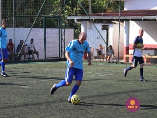 
<a style='margin-left: 5px;' class='btn btn-xs btn-social btn-facebook' href='https://www.facebook.com/sharer/sharer.php?u=https://www.boladovale.com.br/imgs/800-800-90/conteudo/fotos/1364/img9841.jpg' rel='popup' data-width='500' data-height='400'><i class='fa fa-facebook'></i>Compartilhar <span class='hidden-xs'>no Facebook</span>
</a> 
<a class='btn btn-default btn-xs' target='_blank' href='imgs/800-800-90/conteudo/fotos/1364/img9841.jpg'>
<span class='glyphicon glyphicon-cloud-download'></span> Salvar
</a> 
<span></span>