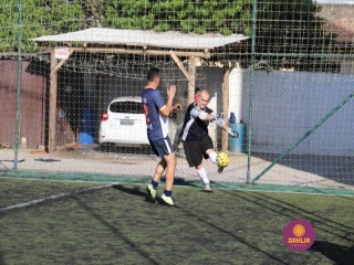 
<a style='margin-left: 5px;' class='btn btn-xs btn-social btn-facebook' href='https://www.facebook.com/sharer/sharer.php?u=https://www.boladovale.com.br/imgs/800-800-90/conteudo/fotos/1364/img9862.jpg' rel='popup' data-width='500' data-height='400'><i class='fa fa-facebook'></i>Compartilhar <span class='hidden-xs'>no Facebook</span>
</a> 
<a class='btn btn-default btn-xs' target='_blank' href='imgs/800-800-90/conteudo/fotos/1364/img9862.jpg'>
<span class='glyphicon glyphicon-cloud-download'></span> Salvar
</a> 
<span></span>