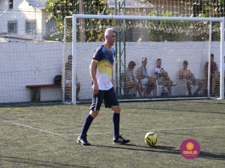 
<a style='margin-left: 5px;' class='btn btn-xs btn-social btn-facebook' href='https://www.facebook.com/sharer/sharer.php?u=https://www.boladovale.com.br/imgs/800-800-90/conteudo/fotos/1364/img9865.jpg' rel='popup' data-width='500' data-height='400'><i class='fa fa-facebook'></i>Compartilhar <span class='hidden-xs'>no Facebook</span>
</a> 
<a class='btn btn-default btn-xs' target='_blank' href='imgs/800-800-90/conteudo/fotos/1364/img9865.jpg'>
<span class='glyphicon glyphicon-cloud-download'></span> Salvar
</a> 
<span></span>
