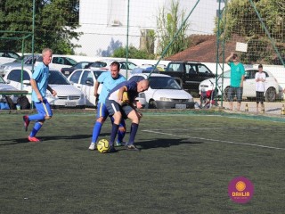 
<a style='margin-left: 5px;' class='btn btn-xs btn-social btn-facebook' href='https://www.facebook.com/sharer/sharer.php?u=https://www.boladovale.com.br/imgs/800-800-90/conteudo/fotos/1364/img9874.jpg' rel='popup' data-width='500' data-height='400'><i class='fa fa-facebook'></i>Compartilhar <span class='hidden-xs'>no Facebook</span>
</a> 
<a class='btn btn-default btn-xs' target='_blank' href='imgs/800-800-90/conteudo/fotos/1364/img9874.jpg'>
<span class='glyphicon glyphicon-cloud-download'></span> Salvar
</a> 
<span></span>