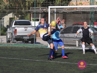 
<a style='margin-left: 5px;' class='btn btn-xs btn-social btn-facebook' href='https://www.facebook.com/sharer/sharer.php?u=https://www.boladovale.com.br/imgs/800-800-90/conteudo/fotos/1364/img9893.jpg' rel='popup' data-width='500' data-height='400'><i class='fa fa-facebook'></i>Compartilhar <span class='hidden-xs'>no Facebook</span>
</a> 
<a class='btn btn-default btn-xs' target='_blank' href='imgs/800-800-90/conteudo/fotos/1364/img9893.jpg'>
<span class='glyphicon glyphicon-cloud-download'></span> Salvar
</a> 
<span></span>