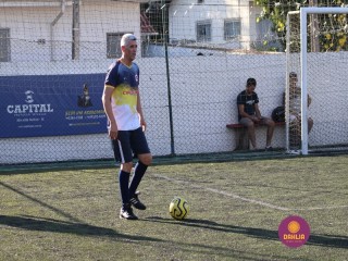 
<a style='margin-left: 5px;' class='btn btn-xs btn-social btn-facebook' href='https://www.facebook.com/sharer/sharer.php?u=https://www.boladovale.com.br/imgs/800-800-90/conteudo/fotos/1364/img9899.jpg' rel='popup' data-width='500' data-height='400'><i class='fa fa-facebook'></i>Compartilhar <span class='hidden-xs'>no Facebook</span>
</a> 
<a class='btn btn-default btn-xs' target='_blank' href='imgs/800-800-90/conteudo/fotos/1364/img9899.jpg'>
<span class='glyphicon glyphicon-cloud-download'></span> Salvar
</a> 
<span></span>