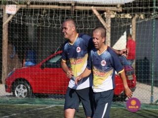
<a style='margin-left: 5px;' class='btn btn-xs btn-social btn-facebook' href='https://www.facebook.com/sharer/sharer.php?u=https://www.boladovale.com.br/imgs/800-800-90/conteudo/fotos/1364/img9904.jpg' rel='popup' data-width='500' data-height='400'><i class='fa fa-facebook'></i>Compartilhar <span class='hidden-xs'>no Facebook</span>
</a> 
<a class='btn btn-default btn-xs' target='_blank' href='imgs/800-800-90/conteudo/fotos/1364/img9904.jpg'>
<span class='glyphicon glyphicon-cloud-download'></span> Salvar
</a> 
<span></span>