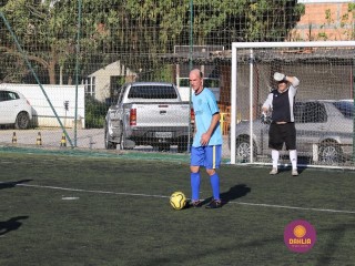 
<a style='margin-left: 5px;' class='btn btn-xs btn-social btn-facebook' href='https://www.facebook.com/sharer/sharer.php?u=https://www.boladovale.com.br/imgs/800-800-90/conteudo/fotos/1364/img9907.jpg' rel='popup' data-width='500' data-height='400'><i class='fa fa-facebook'></i>Compartilhar <span class='hidden-xs'>no Facebook</span>
</a> 
<a class='btn btn-default btn-xs' target='_blank' href='imgs/800-800-90/conteudo/fotos/1364/img9907.jpg'>
<span class='glyphicon glyphicon-cloud-download'></span> Salvar
</a> 
<span></span>