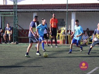 
<a style='margin-left: 5px;' class='btn btn-xs btn-social btn-facebook' href='https://www.facebook.com/sharer/sharer.php?u=https://www.boladovale.com.br/imgs/800-800-90/conteudo/fotos/1364/img9908.jpg' rel='popup' data-width='500' data-height='400'><i class='fa fa-facebook'></i>Compartilhar <span class='hidden-xs'>no Facebook</span>
</a> 
<a class='btn btn-default btn-xs' target='_blank' href='imgs/800-800-90/conteudo/fotos/1364/img9908.jpg'>
<span class='glyphicon glyphicon-cloud-download'></span> Salvar
</a> 
<span></span>