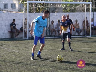 
<a style='margin-left: 5px;' class='btn btn-xs btn-social btn-facebook' href='https://www.facebook.com/sharer/sharer.php?u=https://www.boladovale.com.br/imgs/800-800-90/conteudo/fotos/1364/img9912.jpg' rel='popup' data-width='500' data-height='400'><i class='fa fa-facebook'></i>Compartilhar <span class='hidden-xs'>no Facebook</span>
</a> 
<a class='btn btn-default btn-xs' target='_blank' href='imgs/800-800-90/conteudo/fotos/1364/img9912.jpg'>
<span class='glyphicon glyphicon-cloud-download'></span> Salvar
</a> 
<span></span>