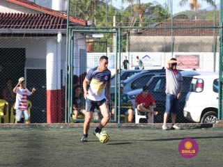 
<a style='margin-left: 5px;' class='btn btn-xs btn-social btn-facebook' href='https://www.facebook.com/sharer/sharer.php?u=https://www.boladovale.com.br/imgs/800-800-90/conteudo/fotos/1364/img9928.jpg' rel='popup' data-width='500' data-height='400'><i class='fa fa-facebook'></i>Compartilhar <span class='hidden-xs'>no Facebook</span>
</a> 
<a class='btn btn-default btn-xs' target='_blank' href='imgs/800-800-90/conteudo/fotos/1364/img9928.jpg'>
<span class='glyphicon glyphicon-cloud-download'></span> Salvar
</a> 
<span></span>