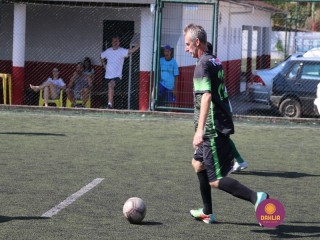 
<a style='margin-left: 5px;' class='btn btn-xs btn-social btn-facebook' href='https://www.facebook.com/sharer/sharer.php?u=https://www.boladovale.com.br/imgs/800-800-90/conteudo/fotos/1365/img9595.jpg' rel='popup' data-width='500' data-height='400'><i class='fa fa-facebook'></i>Compartilhar <span class='hidden-xs'>no Facebook</span>
</a> 
<a class='btn btn-default btn-xs' target='_blank' href='imgs/800-800-90/conteudo/fotos/1365/img9595.jpg'>
<span class='glyphicon glyphicon-cloud-download'></span> Salvar
</a> 
<span></span>