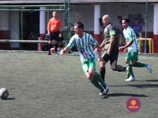 
<a style='margin-left: 5px;' class='btn btn-xs btn-social btn-facebook' href='https://www.facebook.com/sharer/sharer.php?u=https://www.boladovale.com.br/imgs/800-800-90/conteudo/fotos/1365/img9598.jpg' rel='popup' data-width='500' data-height='400'><i class='fa fa-facebook'></i>Compartilhar <span class='hidden-xs'>no Facebook</span>
</a> 
<a class='btn btn-default btn-xs' target='_blank' href='imgs/800-800-90/conteudo/fotos/1365/img9598.jpg'>
<span class='glyphicon glyphicon-cloud-download'></span> Salvar
</a> 
<span></span>