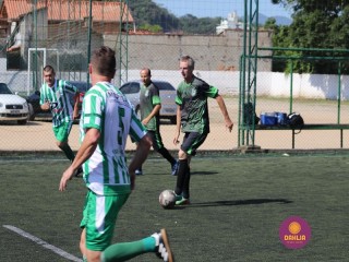 
<a style='margin-left: 5px;' class='btn btn-xs btn-social btn-facebook' href='https://www.facebook.com/sharer/sharer.php?u=https://www.boladovale.com.br/imgs/800-800-90/conteudo/fotos/1365/img9600.jpg' rel='popup' data-width='500' data-height='400'><i class='fa fa-facebook'></i>Compartilhar <span class='hidden-xs'>no Facebook</span>
</a> 
<a class='btn btn-default btn-xs' target='_blank' href='imgs/800-800-90/conteudo/fotos/1365/img9600.jpg'>
<span class='glyphicon glyphicon-cloud-download'></span> Salvar
</a> 
<span></span>