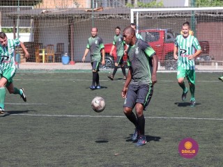 
<a style='margin-left: 5px;' class='btn btn-xs btn-social btn-facebook' href='https://www.facebook.com/sharer/sharer.php?u=https://www.boladovale.com.br/imgs/800-800-90/conteudo/fotos/1365/img9614.jpg' rel='popup' data-width='500' data-height='400'><i class='fa fa-facebook'></i>Compartilhar <span class='hidden-xs'>no Facebook</span>
</a> 
<a class='btn btn-default btn-xs' target='_blank' href='imgs/800-800-90/conteudo/fotos/1365/img9614.jpg'>
<span class='glyphicon glyphicon-cloud-download'></span> Salvar
</a> 
<span></span>