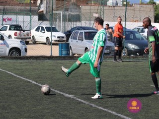 
<a style='margin-left: 5px;' class='btn btn-xs btn-social btn-facebook' href='https://www.facebook.com/sharer/sharer.php?u=https://www.boladovale.com.br/imgs/800-800-90/conteudo/fotos/1365/img9621.jpg' rel='popup' data-width='500' data-height='400'><i class='fa fa-facebook'></i>Compartilhar <span class='hidden-xs'>no Facebook</span>
</a> 
<a class='btn btn-default btn-xs' target='_blank' href='imgs/800-800-90/conteudo/fotos/1365/img9621.jpg'>
<span class='glyphicon glyphicon-cloud-download'></span> Salvar
</a> 
<span></span>