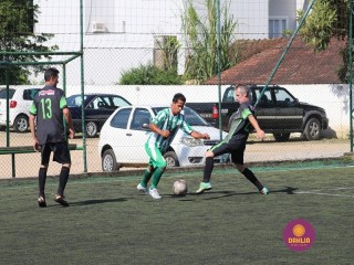 
<a style='margin-left: 5px;' class='btn btn-xs btn-social btn-facebook' href='https://www.facebook.com/sharer/sharer.php?u=https://www.boladovale.com.br/imgs/800-800-90/conteudo/fotos/1365/img9625.jpg' rel='popup' data-width='500' data-height='400'><i class='fa fa-facebook'></i>Compartilhar <span class='hidden-xs'>no Facebook</span>
</a> 
<a class='btn btn-default btn-xs' target='_blank' href='imgs/800-800-90/conteudo/fotos/1365/img9625.jpg'>
<span class='glyphicon glyphicon-cloud-download'></span> Salvar
</a> 
<span></span>
