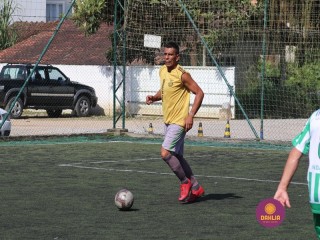 
<a style='margin-left: 5px;' class='btn btn-xs btn-social btn-facebook' href='https://www.facebook.com/sharer/sharer.php?u=https://www.boladovale.com.br/imgs/800-800-90/conteudo/fotos/1365/img9630.jpg' rel='popup' data-width='500' data-height='400'><i class='fa fa-facebook'></i>Compartilhar <span class='hidden-xs'>no Facebook</span>
</a> 
<a class='btn btn-default btn-xs' target='_blank' href='imgs/800-800-90/conteudo/fotos/1365/img9630.jpg'>
<span class='glyphicon glyphicon-cloud-download'></span> Salvar
</a> 
<span></span>
