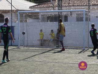 
<a style='margin-left: 5px;' class='btn btn-xs btn-social btn-facebook' href='https://www.facebook.com/sharer/sharer.php?u=https://www.boladovale.com.br/imgs/800-800-90/conteudo/fotos/1365/img9644.jpg' rel='popup' data-width='500' data-height='400'><i class='fa fa-facebook'></i>Compartilhar <span class='hidden-xs'>no Facebook</span>
</a> 
<a class='btn btn-default btn-xs' target='_blank' href='imgs/800-800-90/conteudo/fotos/1365/img9644.jpg'>
<span class='glyphicon glyphicon-cloud-download'></span> Salvar
</a> 
<span></span>