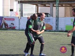 
<a style='margin-left: 5px;' class='btn btn-xs btn-social btn-facebook' href='https://www.facebook.com/sharer/sharer.php?u=https://www.boladovale.com.br/imgs/800-800-90/conteudo/fotos/1365/img9666.jpg' rel='popup' data-width='500' data-height='400'><i class='fa fa-facebook'></i>Compartilhar <span class='hidden-xs'>no Facebook</span>
</a> 
<a class='btn btn-default btn-xs' target='_blank' href='imgs/800-800-90/conteudo/fotos/1365/img9666.jpg'>
<span class='glyphicon glyphicon-cloud-download'></span> Salvar
</a> 
<span></span>