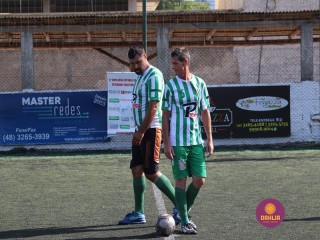 
<a style='margin-left: 5px;' class='btn btn-xs btn-social btn-facebook' href='https://www.facebook.com/sharer/sharer.php?u=https://www.boladovale.com.br/imgs/800-800-90/conteudo/fotos/1365/img9667.jpg' rel='popup' data-width='500' data-height='400'><i class='fa fa-facebook'></i>Compartilhar <span class='hidden-xs'>no Facebook</span>
</a> 
<a class='btn btn-default btn-xs' target='_blank' href='imgs/800-800-90/conteudo/fotos/1365/img9667.jpg'>
<span class='glyphicon glyphicon-cloud-download'></span> Salvar
</a> 
<span></span>