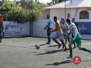 
<a style='margin-left: 5px;' class='btn btn-xs btn-social btn-facebook' href='https://www.facebook.com/sharer/sharer.php?u=https://www.boladovale.com.br/imgs/800-800-90/conteudo/fotos/1365/img9675.jpg' rel='popup' data-width='500' data-height='400'><i class='fa fa-facebook'></i>Compartilhar <span class='hidden-xs'>no Facebook</span>
</a> 
<a class='btn btn-default btn-xs' target='_blank' href='imgs/800-800-90/conteudo/fotos/1365/img9675.jpg'>
<span class='glyphicon glyphicon-cloud-download'></span> Salvar
</a> 
<span></span>