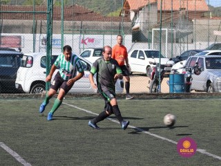 
<a style='margin-left: 5px;' class='btn btn-xs btn-social btn-facebook' href='https://www.facebook.com/sharer/sharer.php?u=https://www.boladovale.com.br/imgs/800-800-90/conteudo/fotos/1365/img9713.jpg' rel='popup' data-width='500' data-height='400'><i class='fa fa-facebook'></i>Compartilhar <span class='hidden-xs'>no Facebook</span>
</a> 
<a class='btn btn-default btn-xs' target='_blank' href='imgs/800-800-90/conteudo/fotos/1365/img9713.jpg'>
<span class='glyphicon glyphicon-cloud-download'></span> Salvar
</a> 
<span></span>