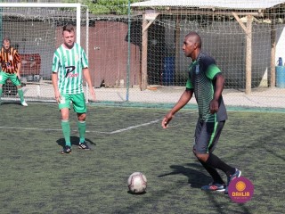 
<a style='margin-left: 5px;' class='btn btn-xs btn-social btn-facebook' href='https://www.facebook.com/sharer/sharer.php?u=https://www.boladovale.com.br/imgs/800-800-90/conteudo/fotos/1365/img9733.jpg' rel='popup' data-width='500' data-height='400'><i class='fa fa-facebook'></i>Compartilhar <span class='hidden-xs'>no Facebook</span>
</a> 
<a class='btn btn-default btn-xs' target='_blank' href='imgs/800-800-90/conteudo/fotos/1365/img9733.jpg'>
<span class='glyphicon glyphicon-cloud-download'></span> Salvar
</a> 
<span></span>
