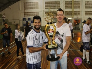 
<a style='margin-left: 5px;' class='btn btn-xs btn-social btn-facebook' href='https://www.facebook.com/sharer/sharer.php?u=https://www.boladovale.com.br/imgs/800-800-90/conteudo/fotos/1366/img0536.jpg' rel='popup' data-width='500' data-height='400'><i class='fa fa-facebook'></i>Compartilhar <span class='hidden-xs'>no Facebook</span>
</a> 
<a class='btn btn-default btn-xs' target='_blank' href='imgs/800-800-90/conteudo/fotos/1366/img0536.jpg'>
<span class='glyphicon glyphicon-cloud-download'></span> Salvar
</a> 
<span></span>