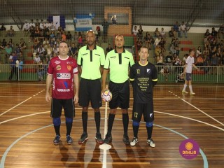 
<a style='margin-left: 5px;' class='btn btn-xs btn-social btn-facebook' href='https://www.facebook.com/sharer/sharer.php?u=https://www.boladovale.com.br/imgs/800-800-90/conteudo/fotos/1367/img0277.jpg' rel='popup' data-width='500' data-height='400'><i class='fa fa-facebook'></i>Compartilhar <span class='hidden-xs'>no Facebook</span>
</a> 
<a class='btn btn-default btn-xs' target='_blank' href='imgs/800-800-90/conteudo/fotos/1367/img0277.jpg'>
<span class='glyphicon glyphicon-cloud-download'></span> Salvar
</a> 
<span></span>