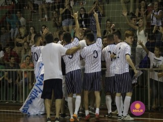 
<a style='margin-left: 5px;' class='btn btn-xs btn-social btn-facebook' href='https://www.facebook.com/sharer/sharer.php?u=https://www.boladovale.com.br/imgs/800-800-90/conteudo/fotos/1367/mg0433.jpg' rel='popup' data-width='500' data-height='400'><i class='fa fa-facebook'></i>Compartilhar <span class='hidden-xs'>no Facebook</span>
</a> 
<a class='btn btn-default btn-xs' target='_blank' href='imgs/800-800-90/conteudo/fotos/1367/mg0433.jpg'>
<span class='glyphicon glyphicon-cloud-download'></span> Salvar
</a> 
<span></span>